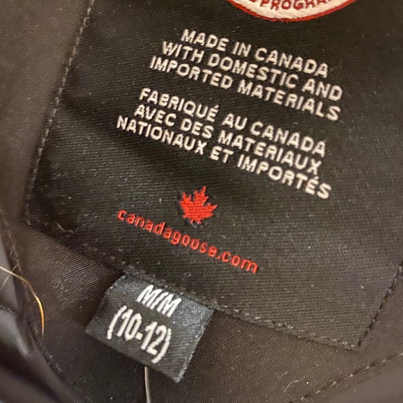 Canada Goose - Picture 2 of 5